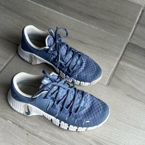 Nike Free Metcon 5 “Diffused Blue” Sneakers WOMENS